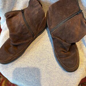 Hotter Boots (England)Brown Suede Zippered size 7 1/2
